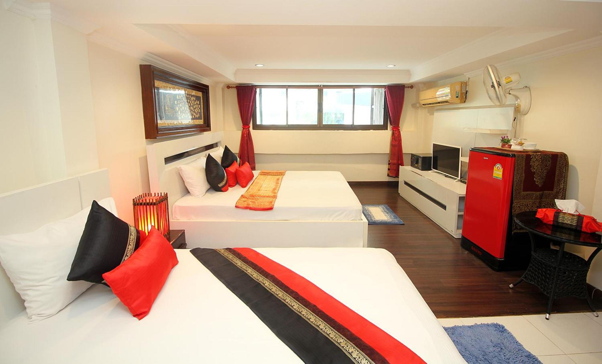 Sky Silk Decoration House Hotel Patong Buitenkant foto