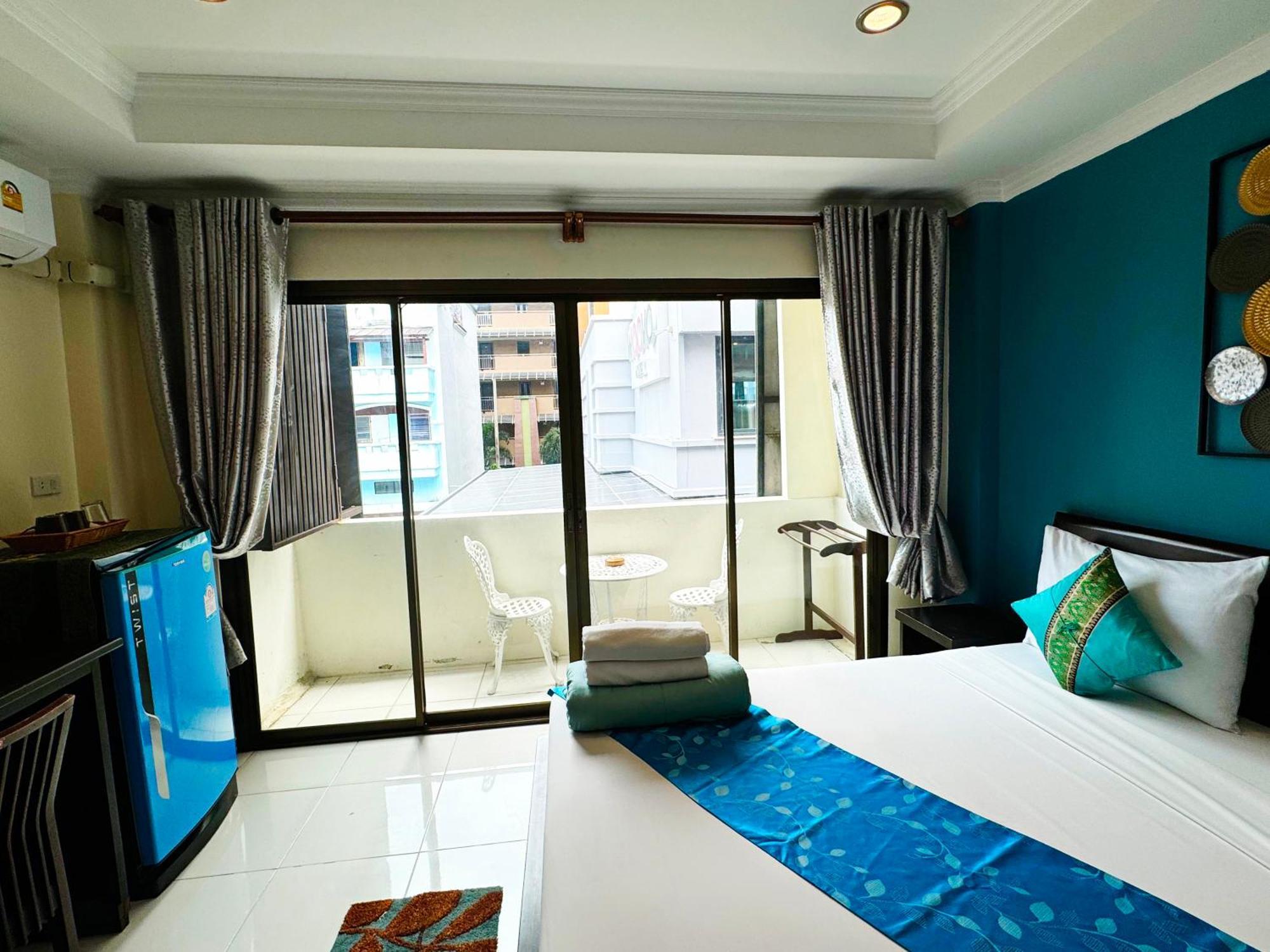 Sky Silk Decoration House Hotel Patong Buitenkant foto