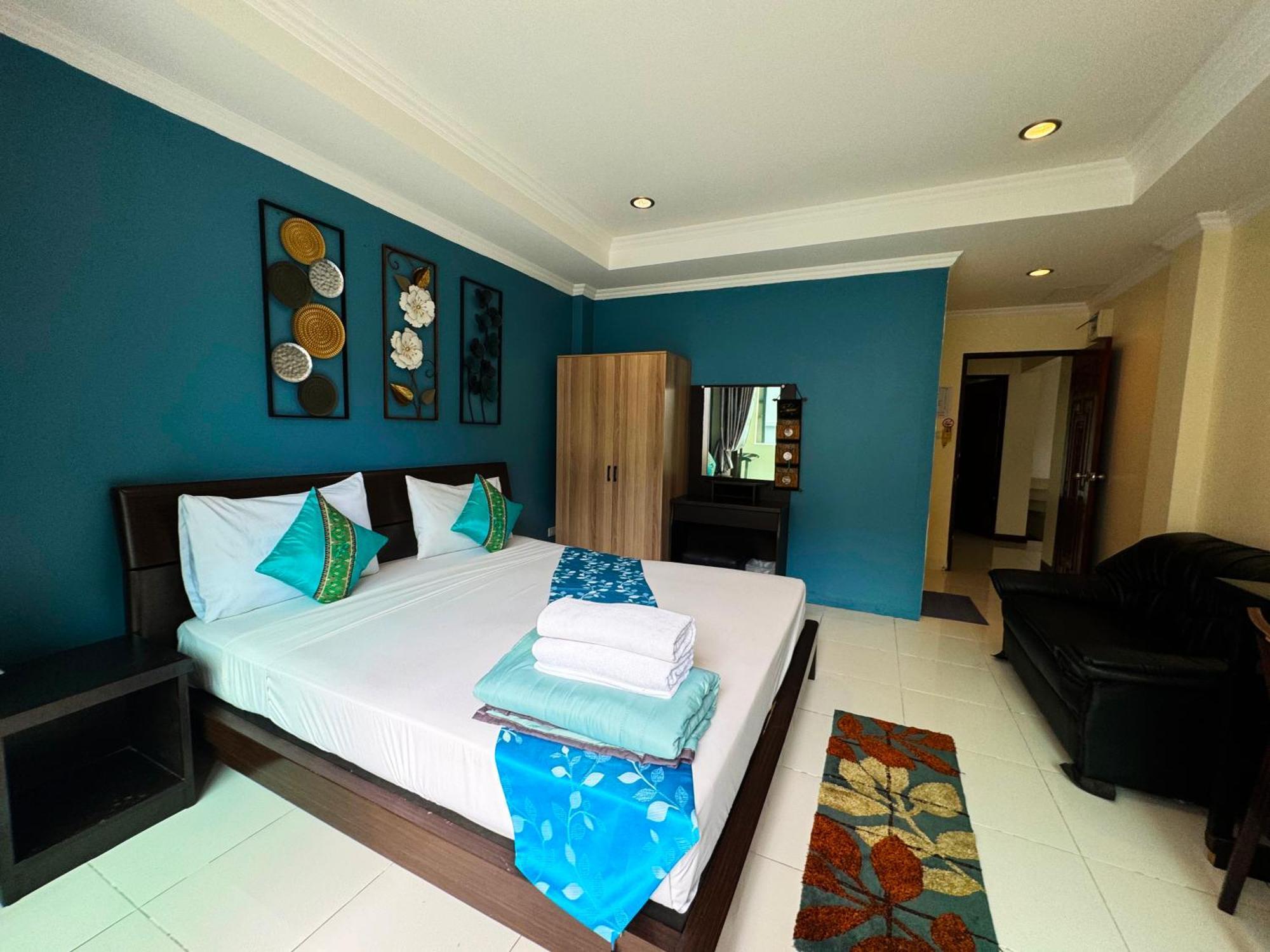 Sky Silk Decoration House Hotel Patong Buitenkant foto